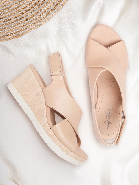 

Clarks Peach-Coloured Solid Leather Wedges