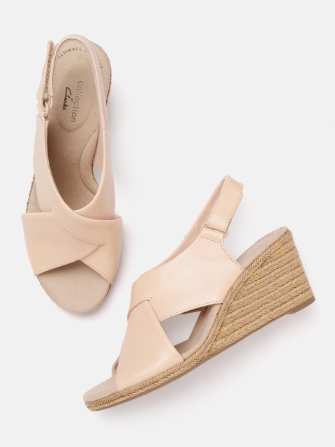 

Clarks Peach-Coloured Solid Leather Wedges