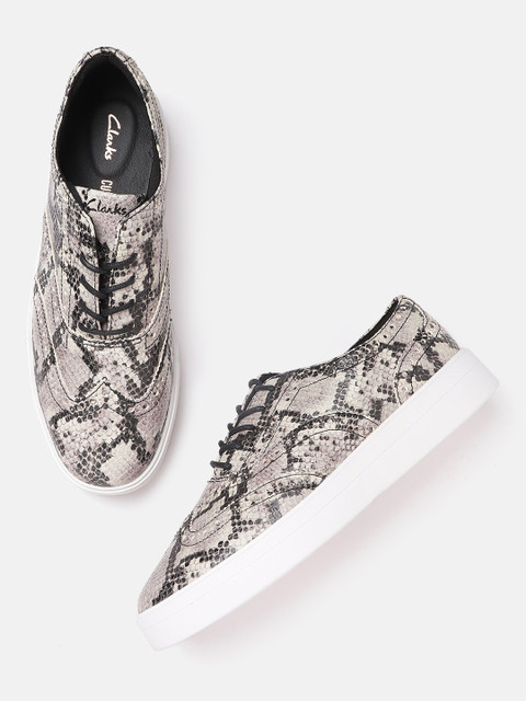 

Clarks Women Grey & Brown Snakeskin Textured Leather Brogues