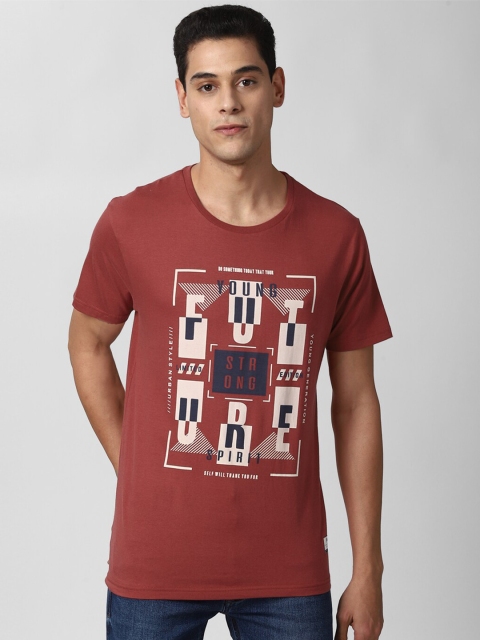 

Peter England Casuals Men Maroon & Beige Typography Printed Pure Cotton T-shirt