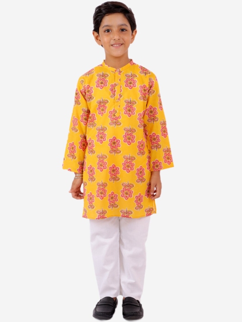 

YK Boys Yellow Floral Printed Regular Pure Cotton Kurta with Pyjamas