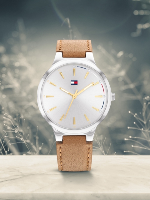 

Tommy Hilfiger Women Silver-Toned Dial & Brown Leather Straps Analogue Watch TH1782404W