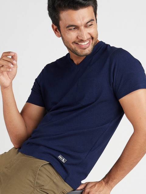 

Indian Terrain Men Navy Blue Solid V-Neck T-shirt