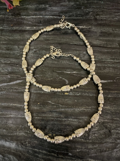 

Digital Dress Room Set of 2 Silver Toned German Silver Oxidised Anklets