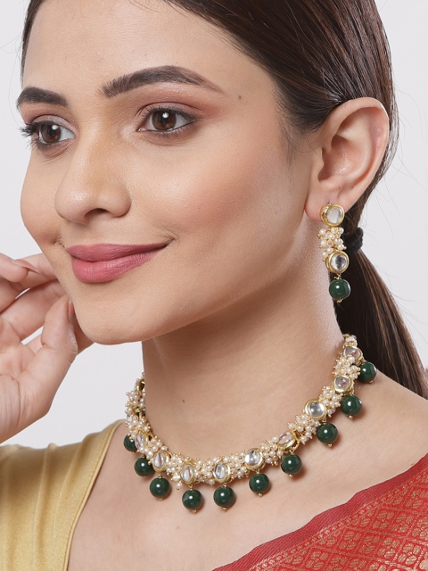 

KARATCART Gold-Plated Green Beads and Pearl Ball Studded Handcrafted Kundan Necklace Set