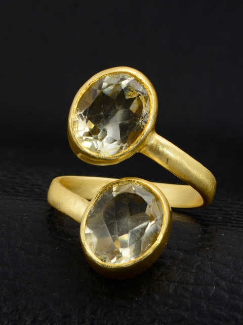 

Silgo Gold-Plated White Stone Studded Finger Ring