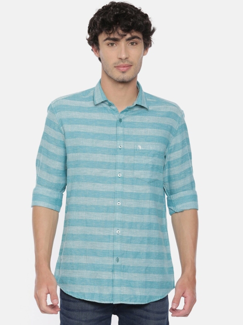 

Swiss Club Men Blue Slim Fit Slim Fit Checked Casual Shirt