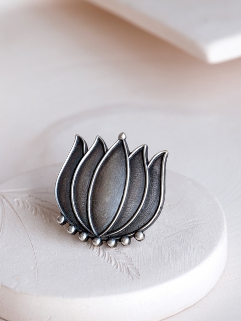 

Infuzze Silver-Plated Lotus Shaped Adjustable Finger Ring