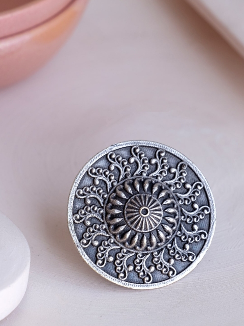 

Infuzze Silver-Plated Textured Finger Ring