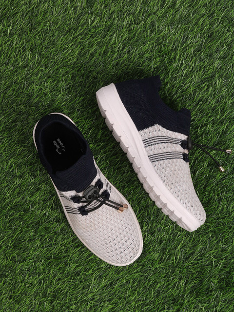 

TWIN TOES Women Black Textile Running Non-Marking Shoes
