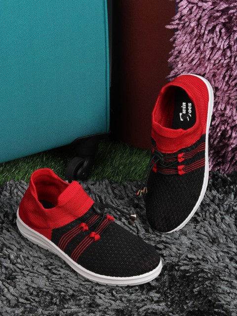 

TWIN TOES Women Black Textile Running Non-Marking Shoes
