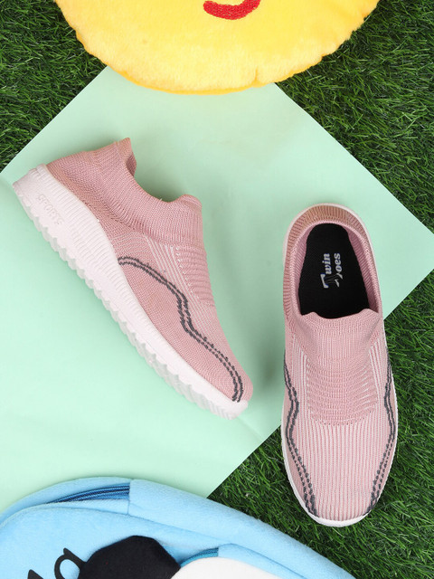 

TWIN TOES Women Pink Textile Running Shoes