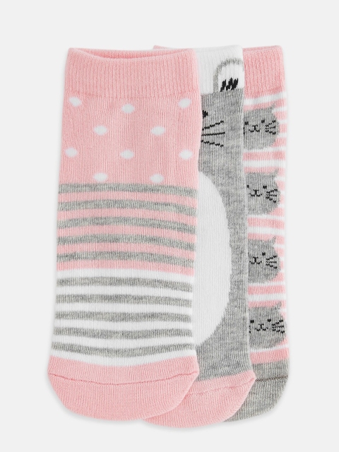 

Pantaloons Junior Girls Pack of 3 Assorted Ankle Length Socks
