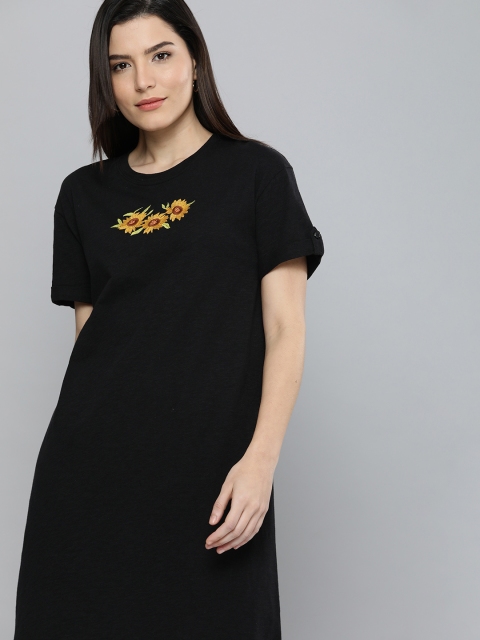

Chemistry Black Embroidered Nightdress