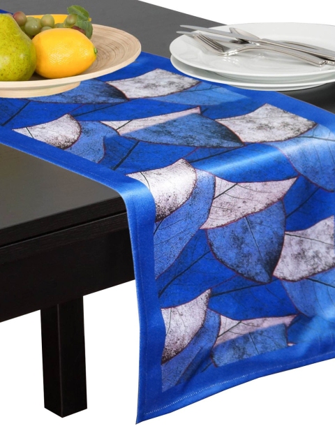 

Lushomes Blue & White Printed Table Runner
