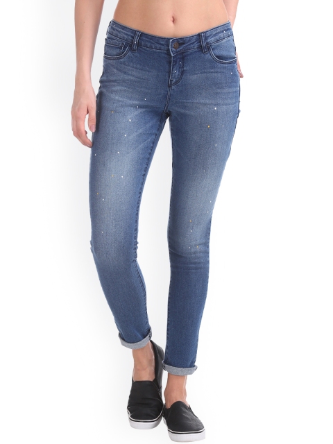 

Cherokee Women Blue Low Distress Light Fade Jeans