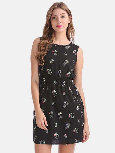 

Sugr Women Black & Green Floral Printed Fit And Flare Dress