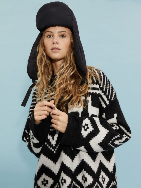

H&M Women Black Jacquard-Knit Jumper