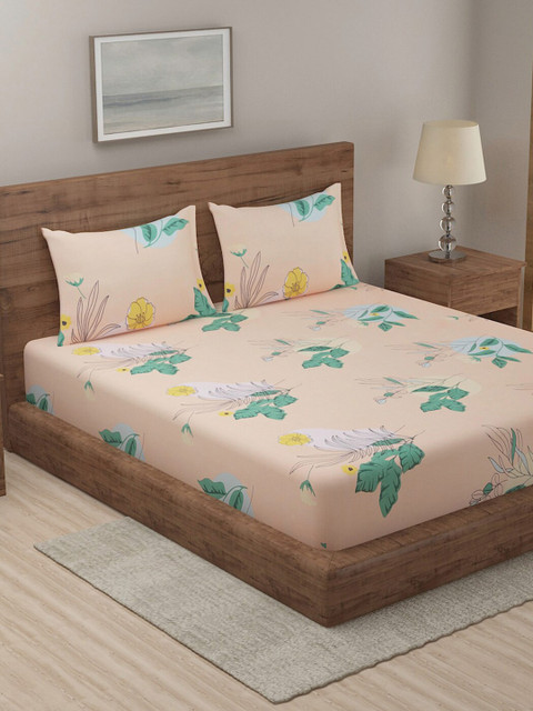 

TAG 7 Peach-Coloured & Green Floral 210 TC 2 King Bedsheet with 4 Pillow Covers
