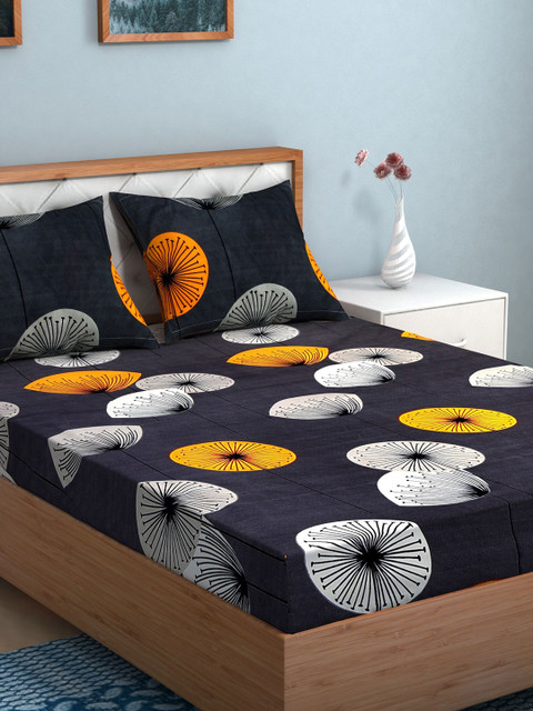 

TAG 7 Black & White Floral 210 TC 2 King Bedsheet with 4 Pillow Covers
