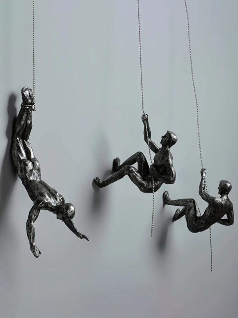 

THE ARTMENT Silver Rock Climbing Men Sculpture Wall Hanging