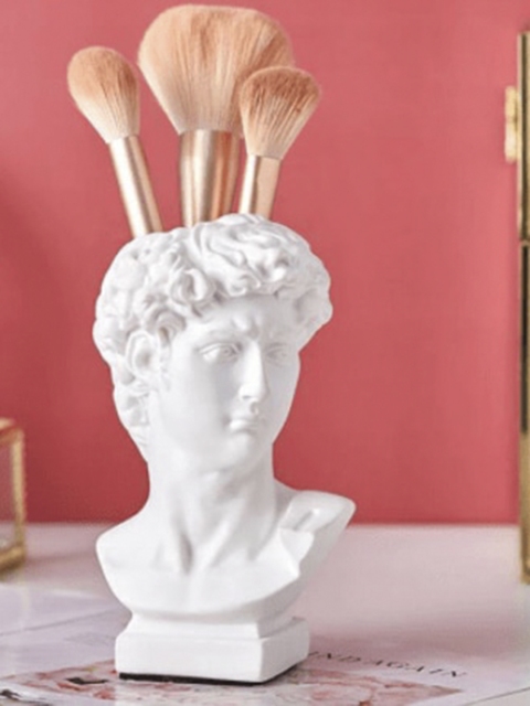 

THE ARTMENT White Flowerpot & Makeup Brush Holder European Model Resin Showpiece