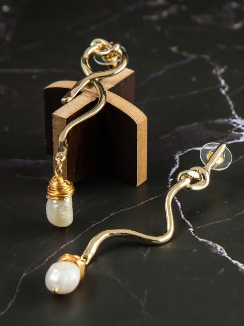 

anore Women Gold-Toned Contemporary Pearl Drop Earrings