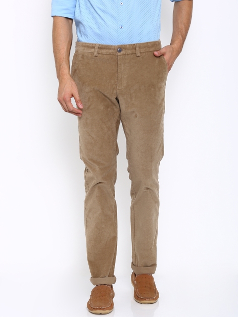 

Indian Terrain Men Beige Solid Slim Fit Flat-Front Trousers