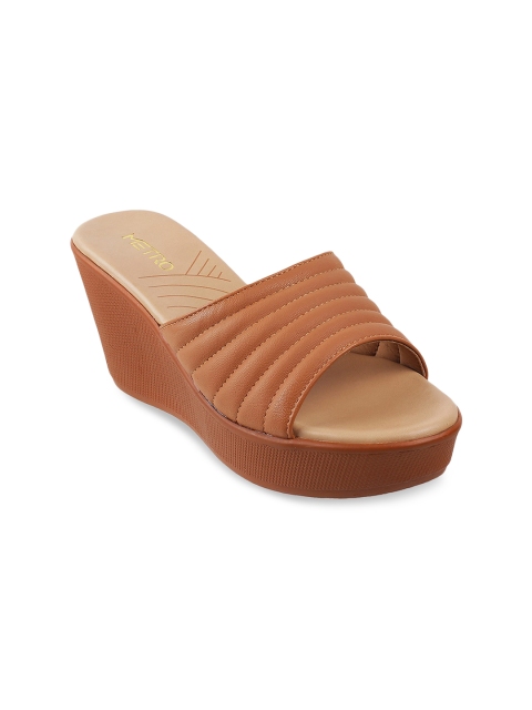 

Metro Woman Tan Wedge Sandals