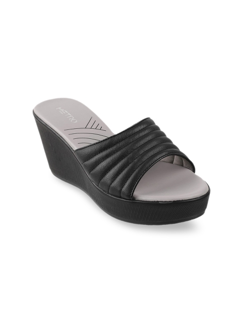 

Metro Black Textured Wedge Sandals