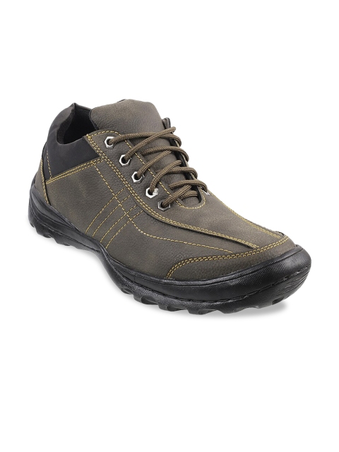 

WALKWAY Men Olive Green Trekking Shoes