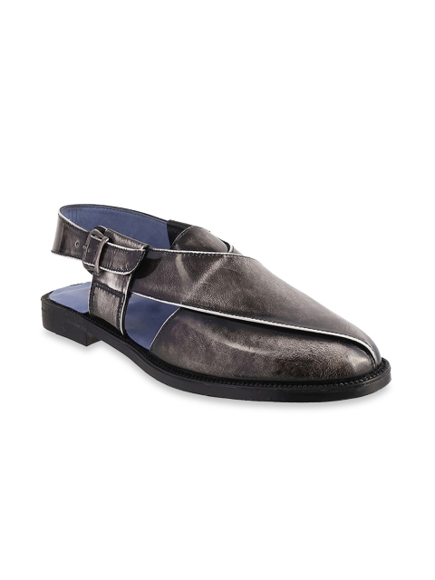 

Metro Men Charcoal & White Leather Shoe-Style Sandals