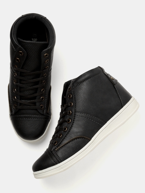 

Roadster Men Black Solid Mid-Top Sneakers