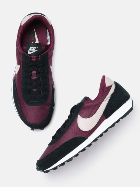 

Nike Women Red DayBREAK Sneakers