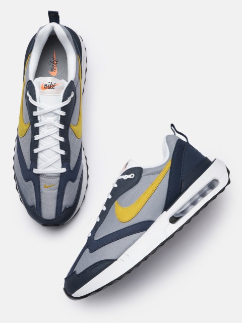 

Nike Men Blue AIR MAX DAWN Sneakers