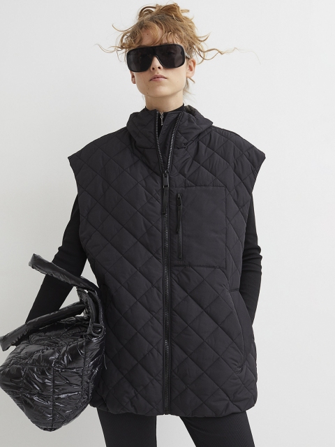 

H&M Women Black Solid Oversized Quilted Gilet