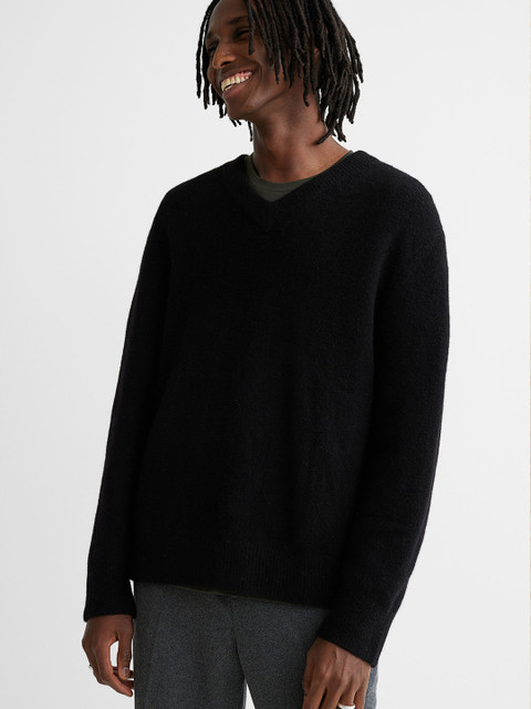 

H&M Men Black Relaxed Fit Fine-Knit Wool-Blend Jumper