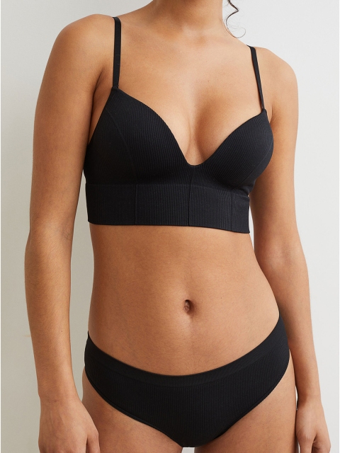 

H&M Women Black Seamless Push-up Bra