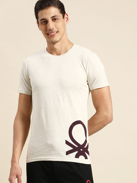 

United Colors of Benetton Men Off White T-shirt With Brand Logo Detail