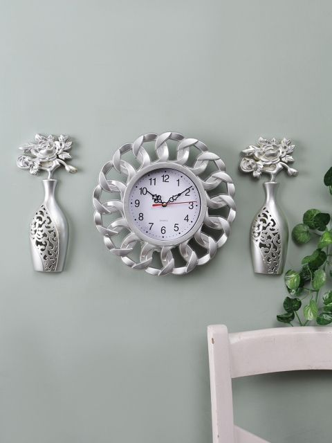 

House Of Accessories Silver-Toned & White Vintage Wall Clock 24 CM