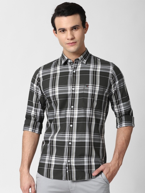 

Peter England Casuals Men Black Checked Slim Fit Casual Shirt