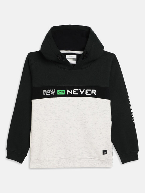 

Octave Boys Green Colourblocked Hooded Sweatshirt
