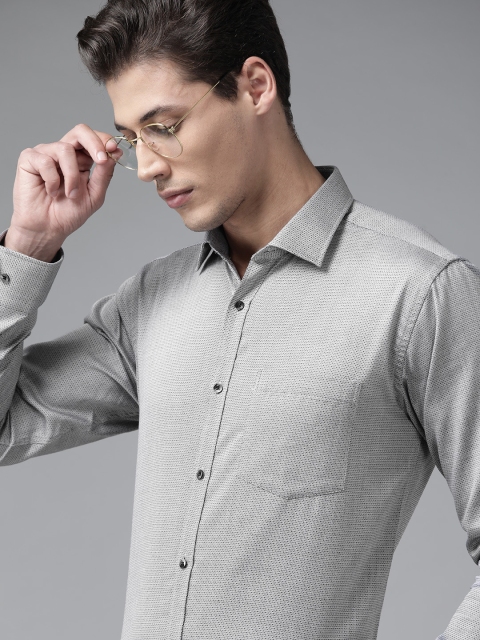 

Park Avenue Men Grey & Black Pure Cotton Self-Design Slim Fit Formal Shirt