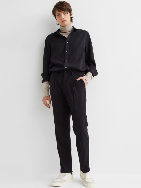 

H&M Men Black Solid Regular Fit Trousers