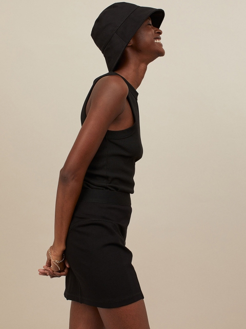 

H&M Women Black Short Jersey Skirt