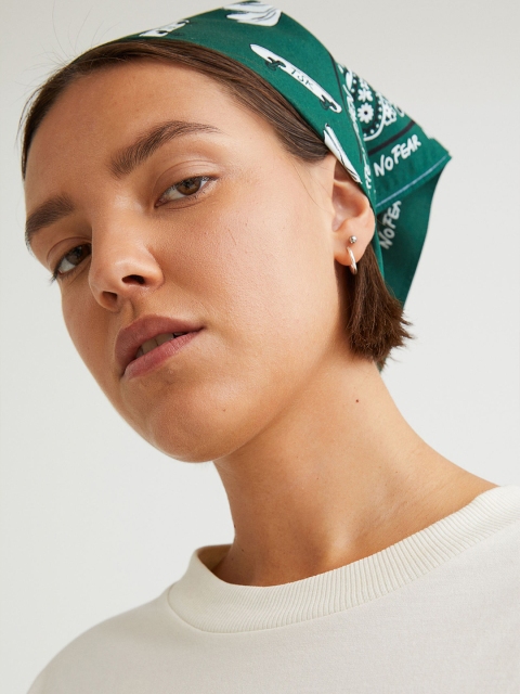 

H&M Women Green & White Patterned Cotton Scarf