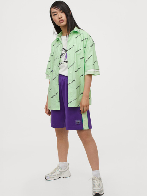 

H&M Women Purple Solid Basketball Shorts
