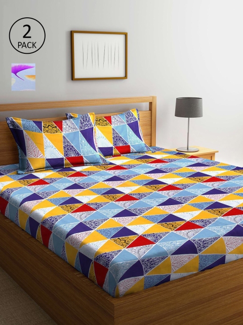 

KLOTTHE Blue & Red Geometric 210 TC 2 King Bedsheet with 4 Pillow Covers