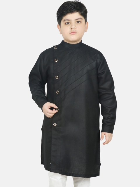 

SG YUVRAJ Boys Black Angrakha Kurta