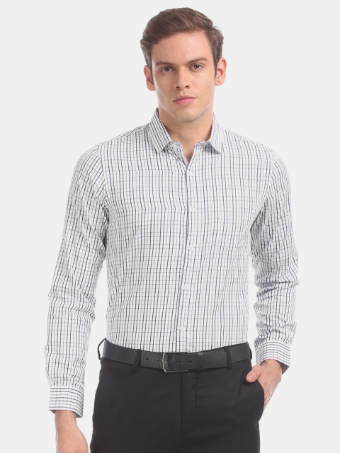 

Excalibur Men White Opaque Checked Casual Shirt